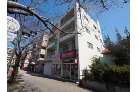 アテナビルの外観