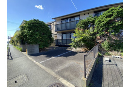 FLATS TRIPLET駐車場の外観