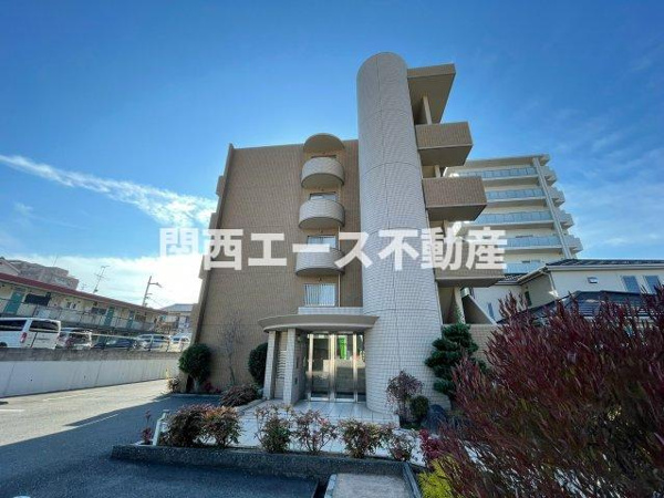 サクラルーセントの外観