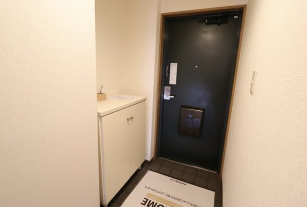 【リシェス城崎の玄関】