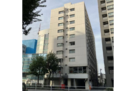 新宿Qフラットビルの外観