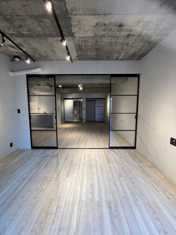 サンハイム南森町の居間