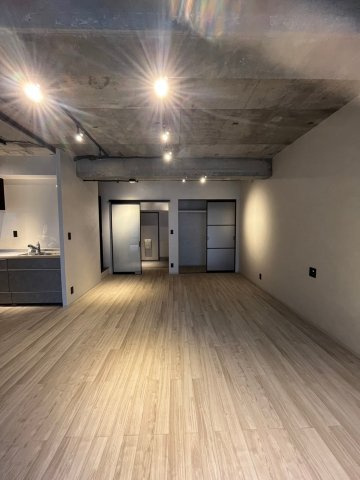 サンハイム南森町の居間