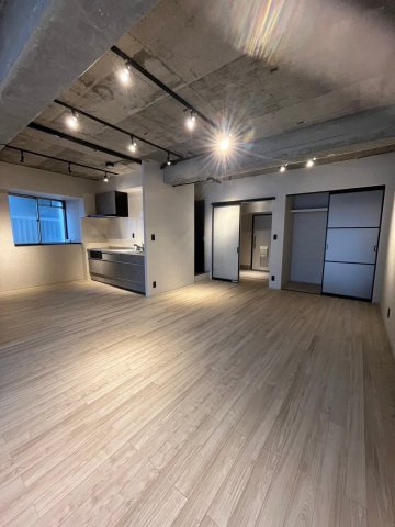 サンハイム南森町の居間