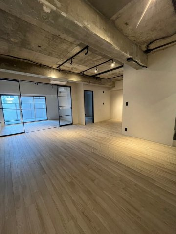 サンハイム南森町の居間