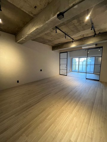 サンハイム南森町の居間