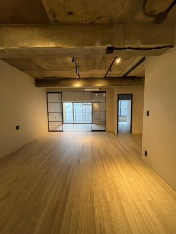 サンハイム南森町の居間