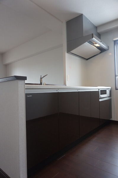 【ラ・メゾン東山のキッチン】