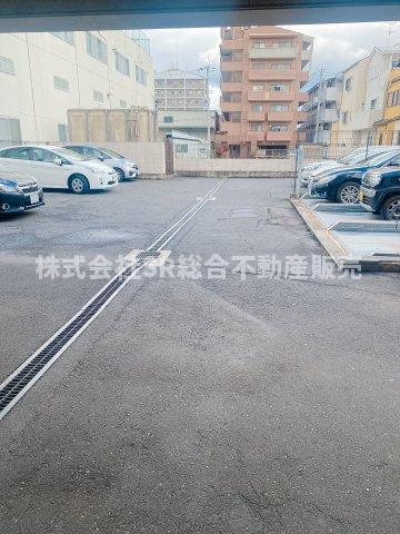 アルデールエスパシオの駐車場