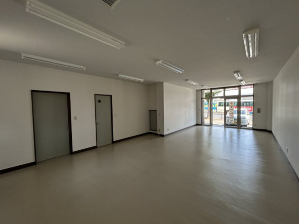 【須田ビルの内装】