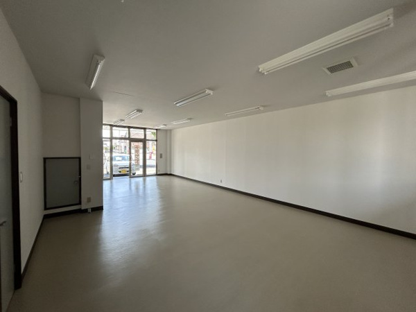 【須田ビルの内装】