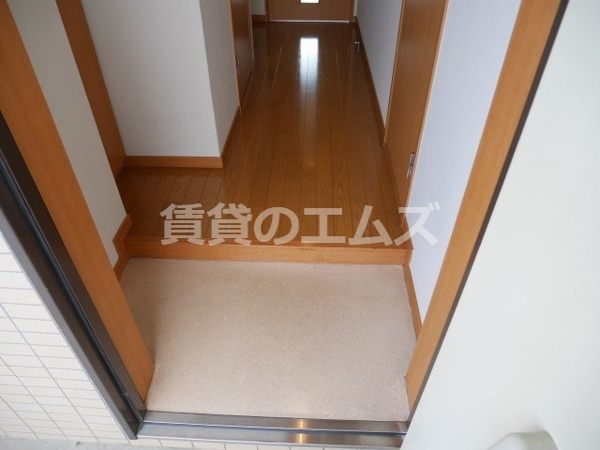 オリンピア竹下の玄関