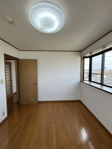 【グランパレの洋室】