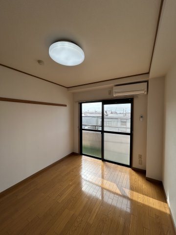 【グランパレの洋室】