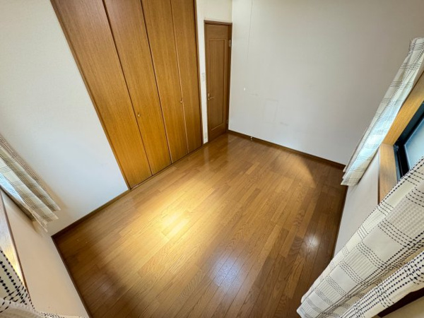 【豊中市玉井町戸建ての洋室】