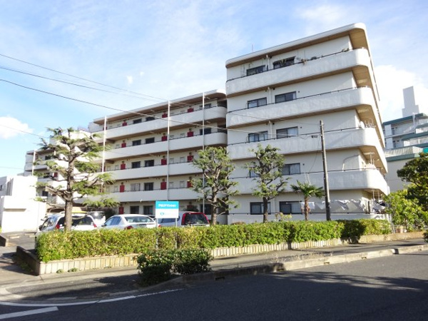 アゼリアマンションの外観