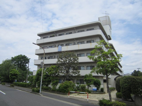 アゼリアマンションの外観