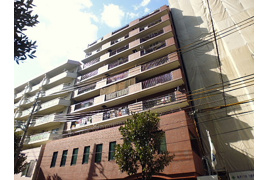 ライオンズマンション三宮の外観