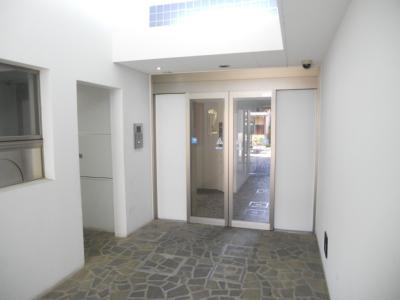 珠光ビル四条大宮Ⅱのエントランス