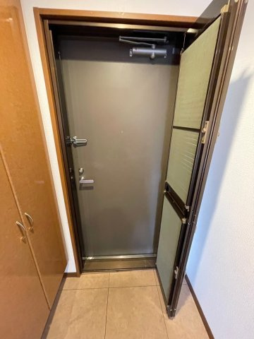 リベールシティ北梅田グランシャリオの玄関