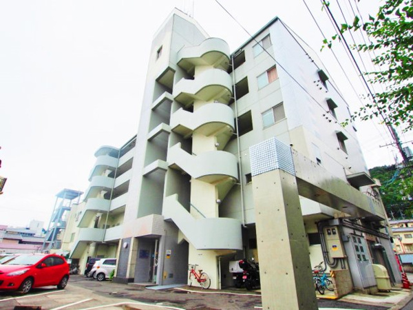 【レジデンスウエキの外観】