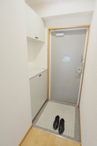 【レジデンスウエキの玄関】