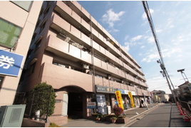 飯能市柳町のマンションの外観