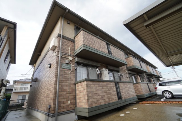 アークパレスの外観