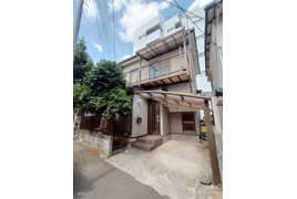 目黒区上目黒の戸建ての外観