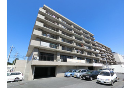 ラポール観山の外観