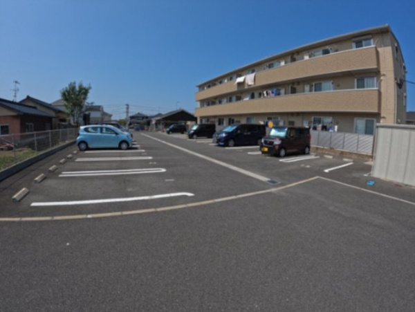 【プレミアム十番館の駐車場】