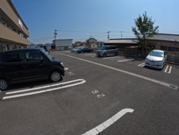 【プレミアム十番館の駐車場】