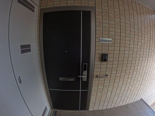 【プレミアム十番館の玄関】