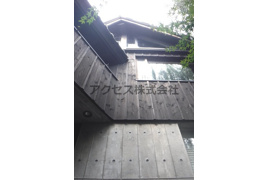 新宿区北新宿のアパートの外観