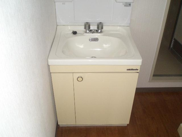 カーサ・ナガタの独立洗面台