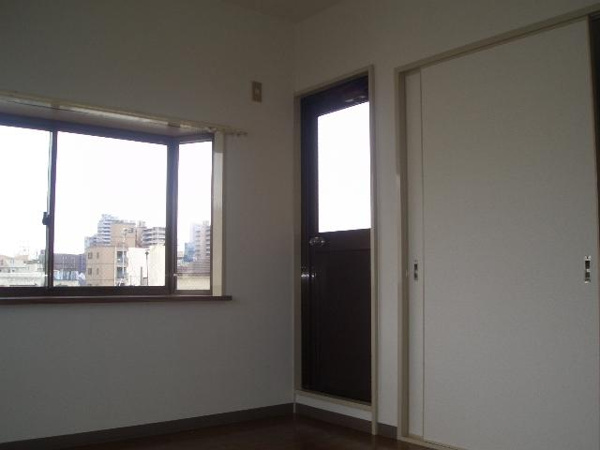 カーサ・ナガタの洋室