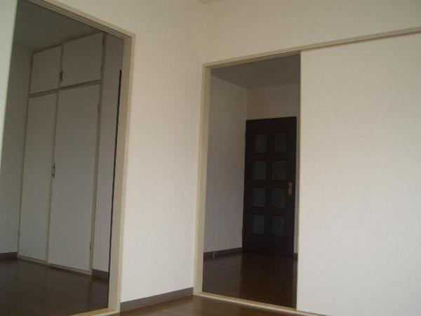 カーサ・ナガタの洋室