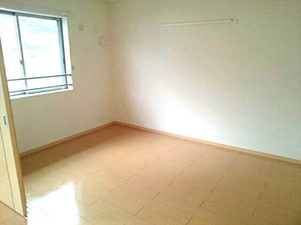 【ウエスト カーサの内装】