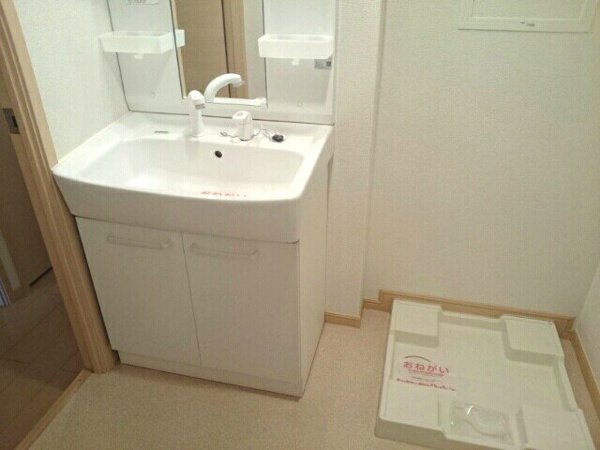 【ウエスト カーサの洗面所】