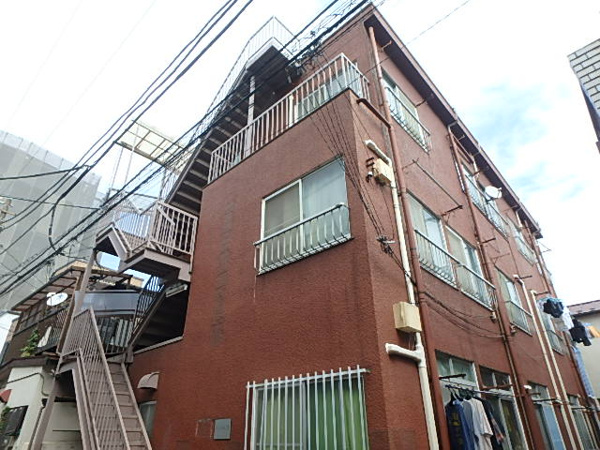 ドミール栄の外観
