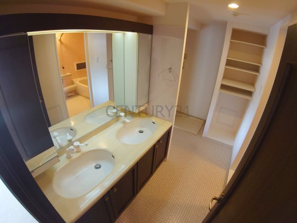 ラビスタ宝塚イーストヴィラ１番館の洗面所