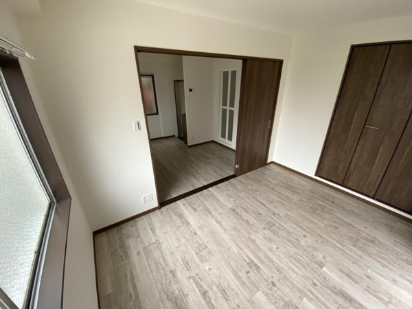 【大横マンションの居間】