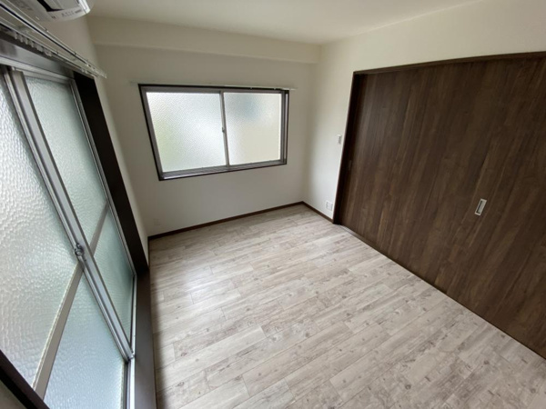 【大横マンションの寝室】