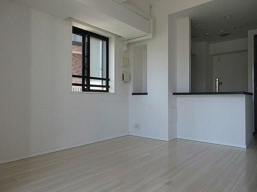 シティハウス四谷三丁目の居間