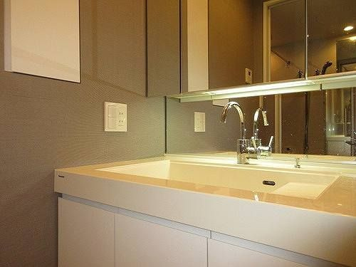 シティハウス四谷三丁目の独立洗面台