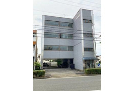 アベニュー中新ビルの外観