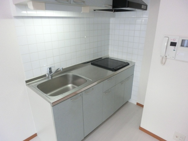 リアルテ湊川公園のキッチン