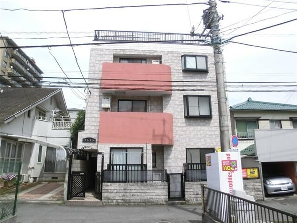 クレストの外観