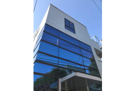 若葉三信ビルの外観