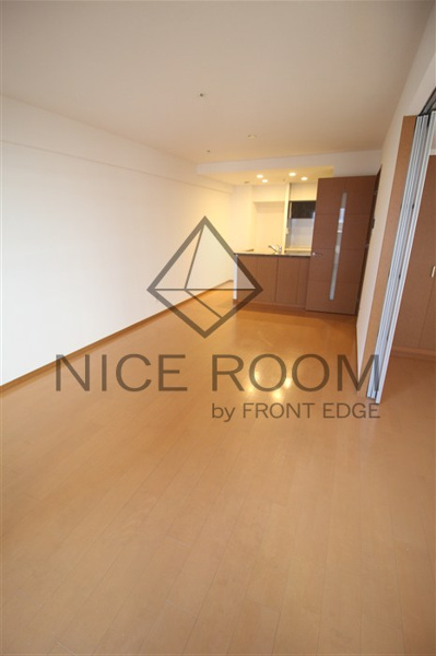 リーガル四ツ橋立売堀Ⅱの居間